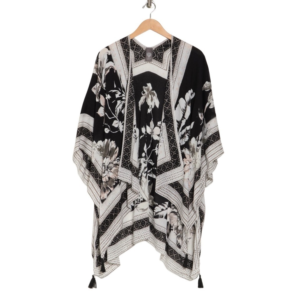 Vince Camuto Black and White Floral Kimono - Picture 2 of 4
